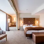 Krone 4*