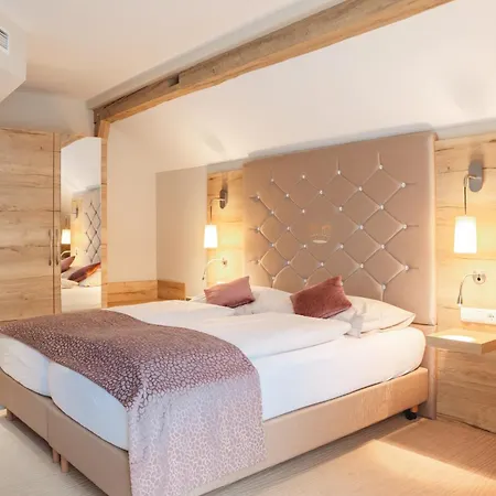 Hotel Krone 4*